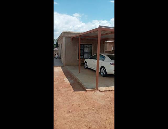 1 BEDROOM HOUSE FOR SALE IN ITSOSENG